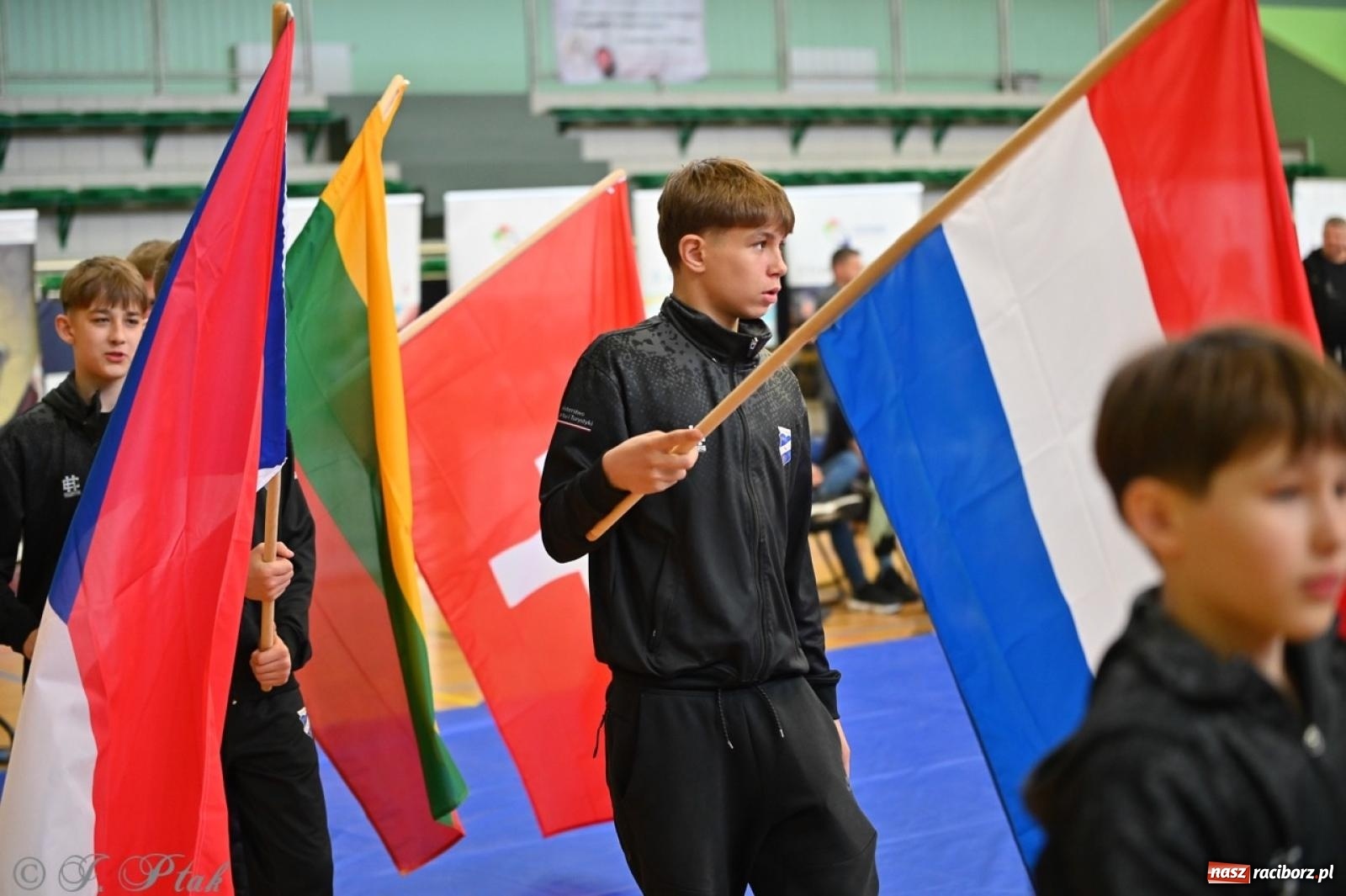 Zdjęcie w galerii na portalu naszraciborz.pl: Międzynarodowe starcie na matach. Racibórz gospodarzem Mistrzostw Polski Juniorów w zapasach klasycznych wiadomości z regionu