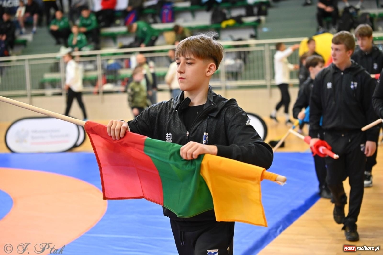 Zdjęcie w galerii na portalu naszraciborz.pl: Międzynarodowe starcie na matach. Racibórz gospodarzem Mistrzostw Polski Juniorów w zapasach klasycznych wiadomości z regionu