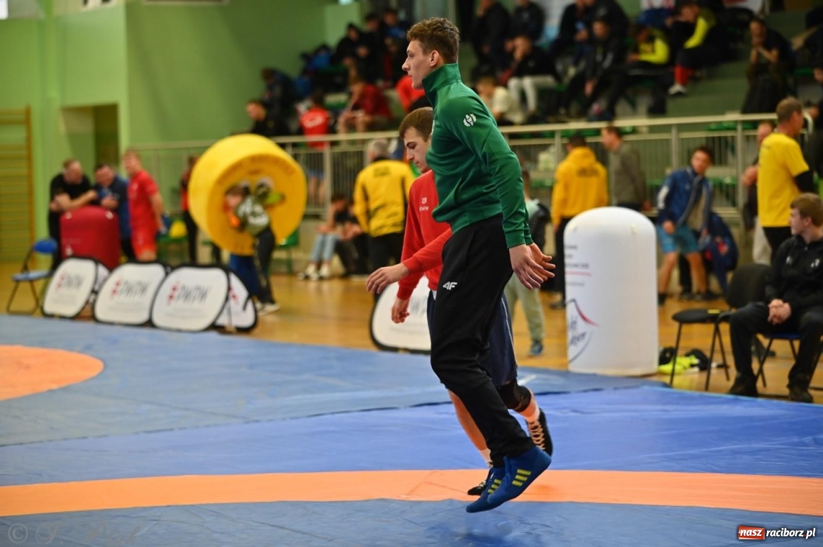 Zdjęcie w galerii na portalu naszraciborz.pl: Międzynarodowe starcie na matach. Racibórz gospodarzem Mistrzostw Polski Juniorów w zapasach klasycznych wiadomości z regionu