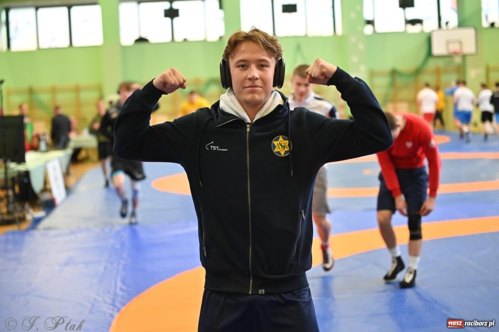 Zdjęcie w galerii na portalu naszraciborz.pl: Międzynarodowe starcie na matach. Racibórz gospodarzem Mistrzostw Polski Juniorów w zapasach klasycznych wiadomości z regionu