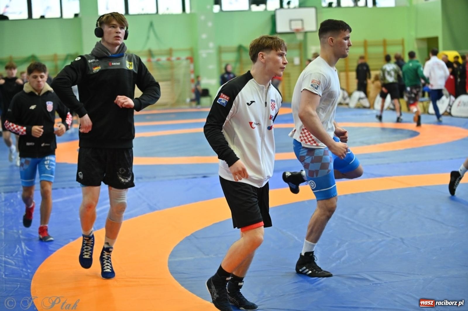 Zdjęcie w galerii na portalu naszraciborz.pl: Międzynarodowe starcie na matach. Racibórz gospodarzem Mistrzostw Polski Juniorów w zapasach klasycznych wiadomości z regionu