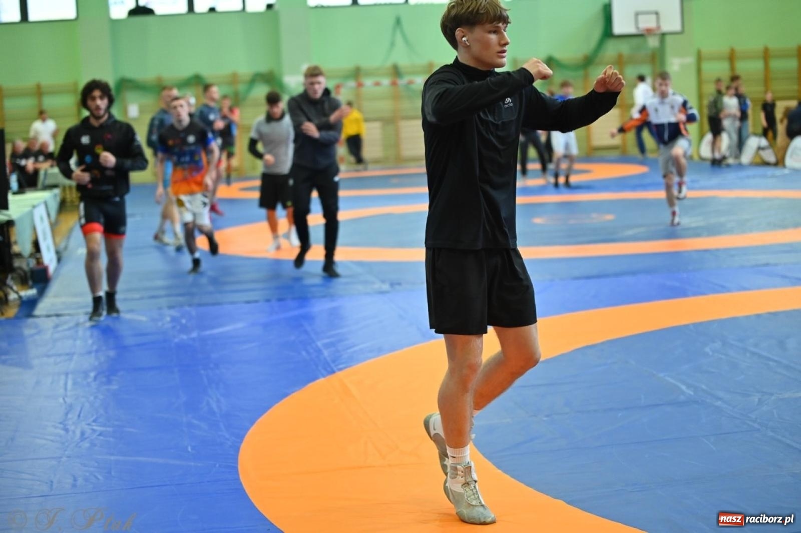 Zdjęcie w galerii na portalu naszraciborz.pl: Międzynarodowe starcie na matach. Racibórz gospodarzem Mistrzostw Polski Juniorów w zapasach klasycznych wiadomości z regionu