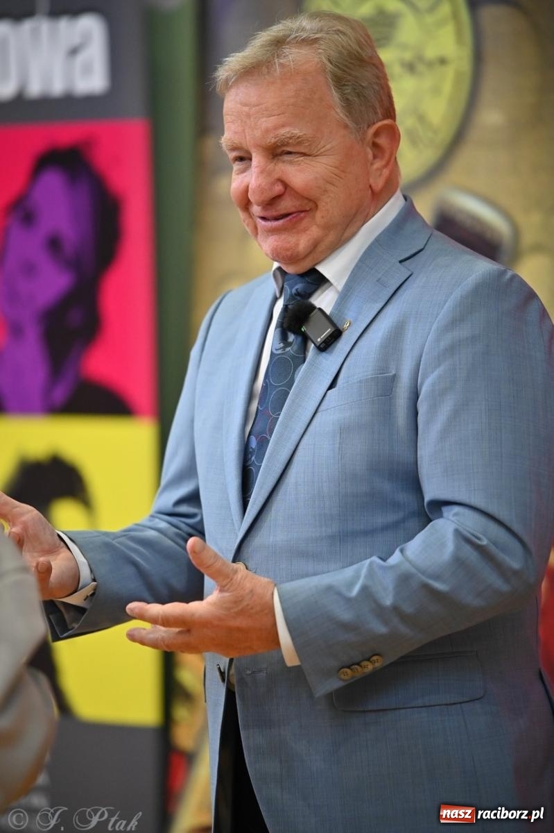 Zdjęcie w galerii na portalu naszraciborz.pl: Międzynarodowe starcie na matach. Racibórz gospodarzem Mistrzostw Polski Juniorów w zapasach klasycznych wiadomości z regionu