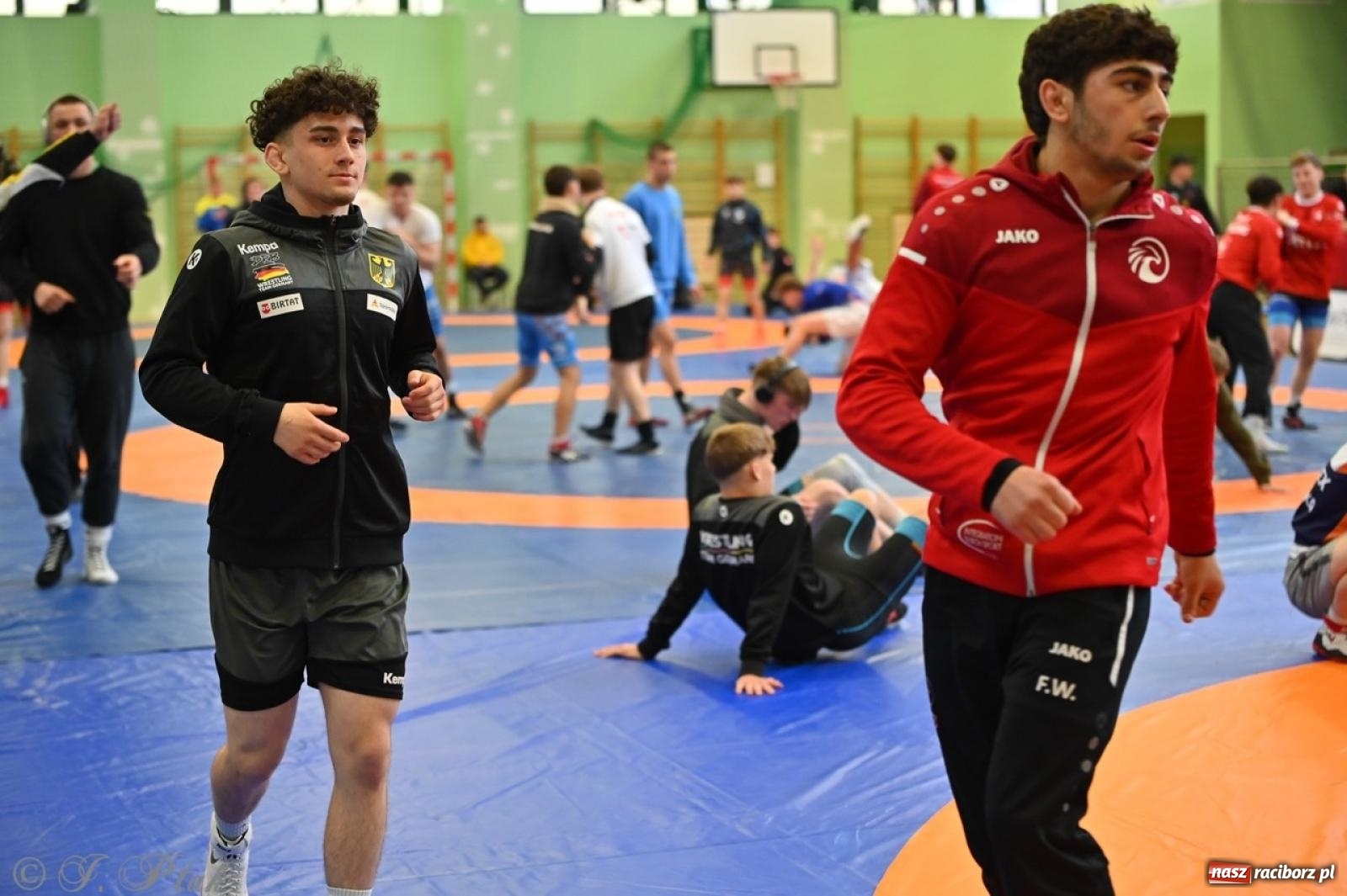 Zdjęcie w galerii na portalu naszraciborz.pl: Międzynarodowe starcie na matach. Racibórz gospodarzem Mistrzostw Polski Juniorów w zapasach klasycznych wiadomości z regionu