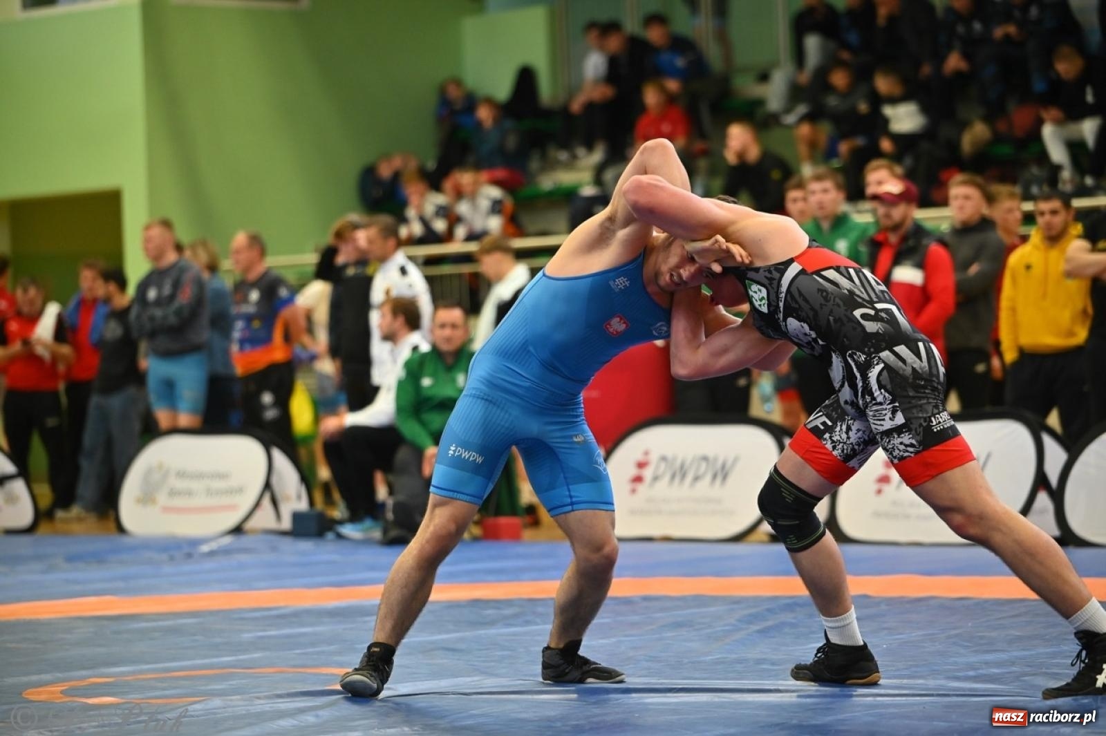 Zdjęcie w galerii na portalu naszraciborz.pl: Międzynarodowe starcie na matach. Racibórz gospodarzem Mistrzostw Polski Juniorów w zapasach klasycznych wiadomości z regionu