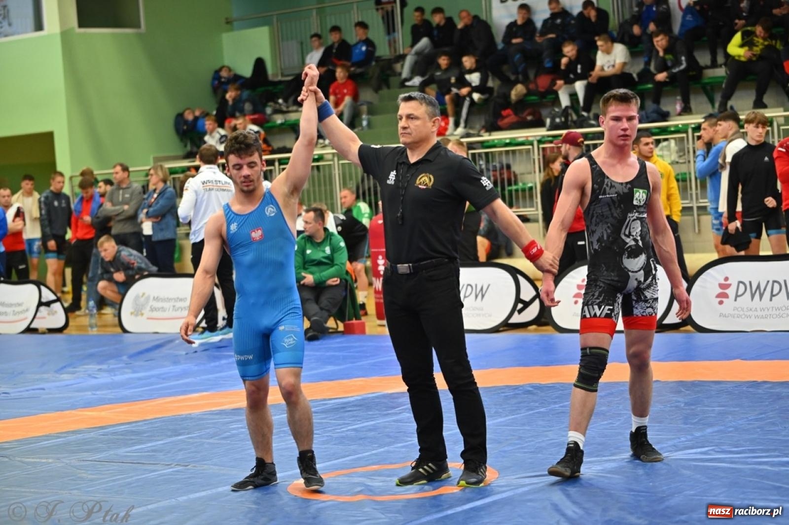 Zdjęcie w galerii na portalu naszraciborz.pl: Międzynarodowe starcie na matach. Racibórz gospodarzem Mistrzostw Polski Juniorów w zapasach klasycznych wiadomości z regionu