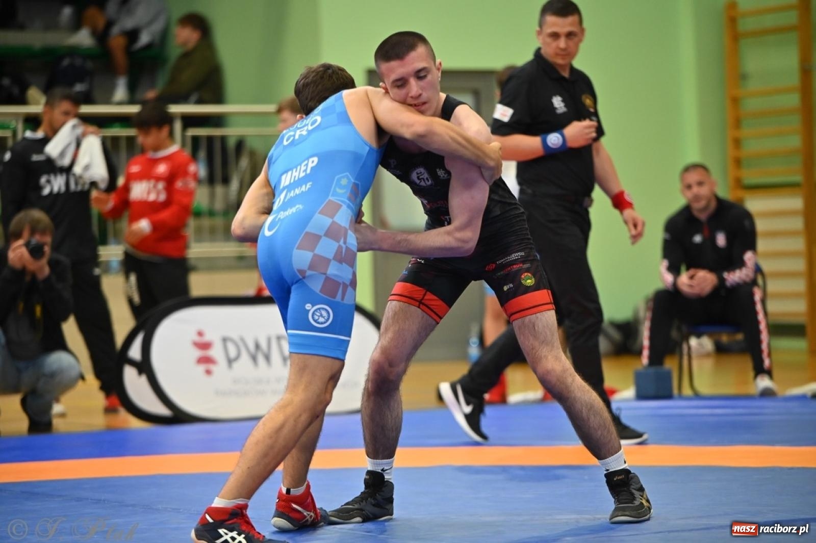 Zdjęcie w galerii na portalu naszraciborz.pl: Międzynarodowe starcie na matach. Racibórz gospodarzem Mistrzostw Polski Juniorów w zapasach klasycznych wiadomości z regionu