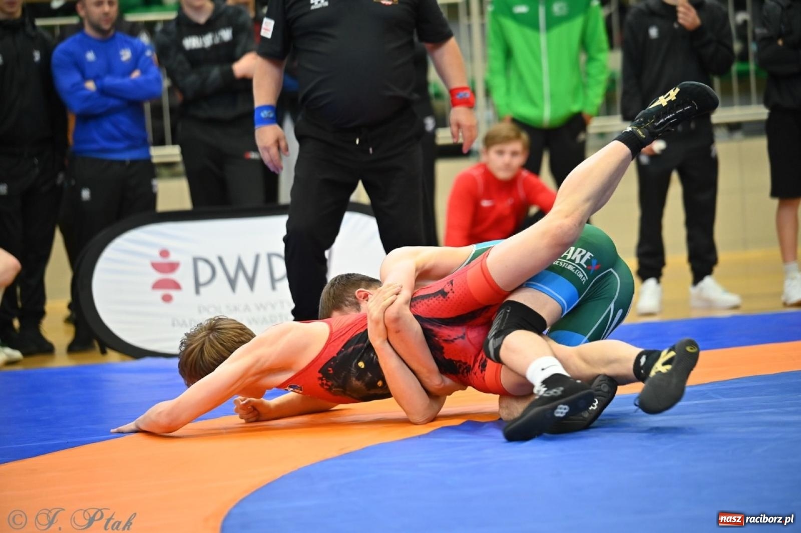 Zdjęcie w galerii na portalu naszraciborz.pl: Międzynarodowe starcie na matach. Racibórz gospodarzem Mistrzostw Polski Juniorów w zapasach klasycznych wiadomości z regionu