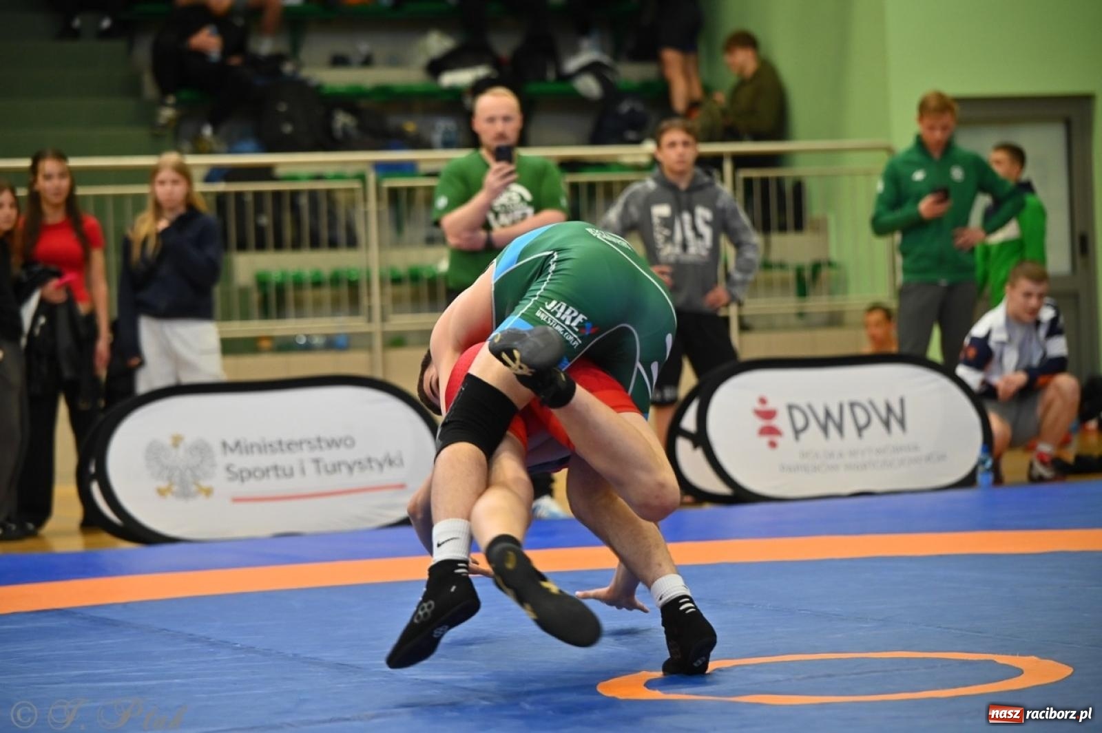 Zdjęcie w galerii na portalu naszraciborz.pl: Międzynarodowe starcie na matach. Racibórz gospodarzem Mistrzostw Polski Juniorów w zapasach klasycznych wiadomości z regionu