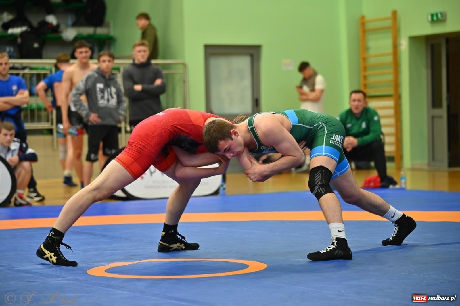Zdjęcie w galerii na portalu naszraciborz.pl: Międzynarodowe starcie na matach. Racibórz gospodarzem Mistrzostw Polski Juniorów w zapasach klasycznych wiadomości z regionu