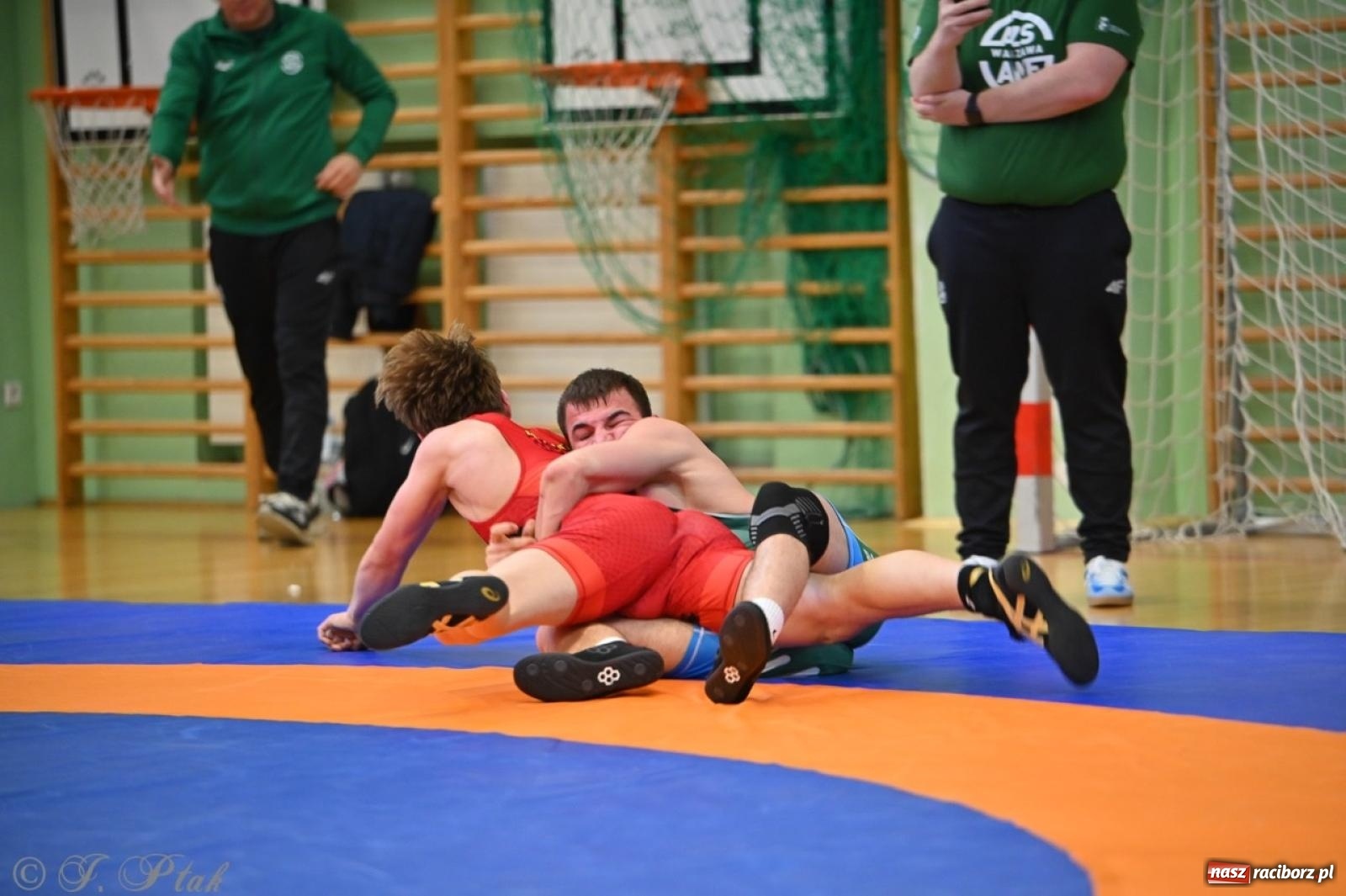 Zdjęcie w galerii na portalu naszraciborz.pl: Międzynarodowe starcie na matach. Racibórz gospodarzem Mistrzostw Polski Juniorów w zapasach klasycznych wiadomości z regionu