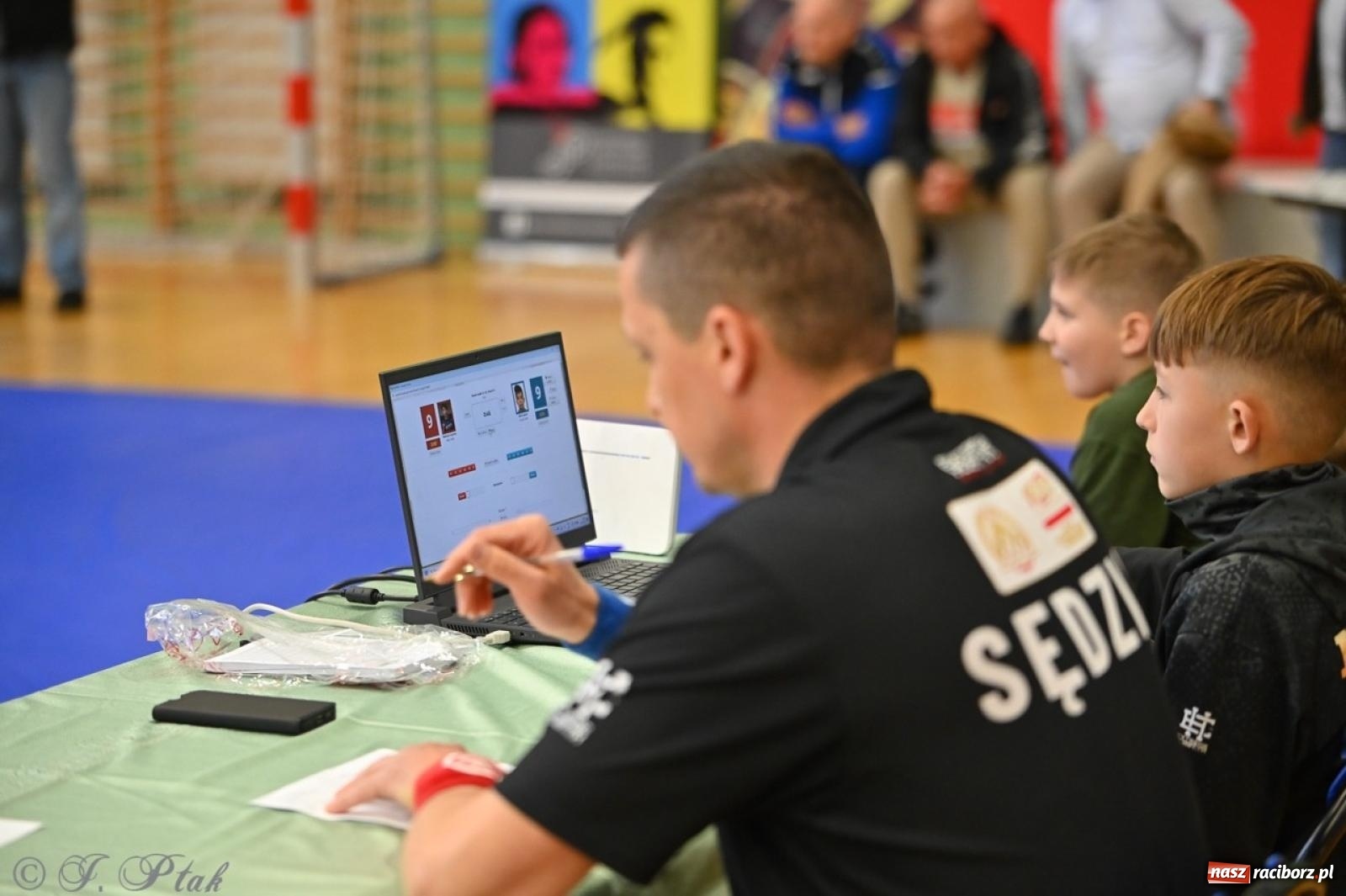 Zdjęcie w galerii na portalu naszraciborz.pl: Międzynarodowe starcie na matach. Racibórz gospodarzem Mistrzostw Polski Juniorów w zapasach klasycznych wiadomości z regionu