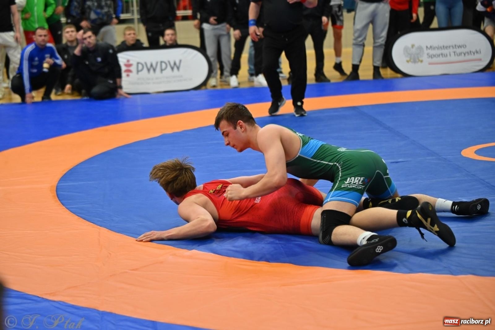 Zdjęcie w galerii na portalu naszraciborz.pl: Międzynarodowe starcie na matach. Racibórz gospodarzem Mistrzostw Polski Juniorów w zapasach klasycznych wiadomości z regionu