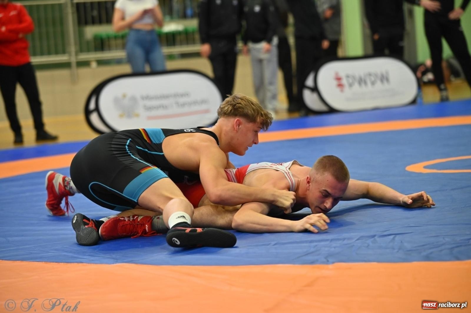 Zdjęcie w galerii na portalu naszraciborz.pl: Międzynarodowe starcie na matach. Racibórz gospodarzem Mistrzostw Polski Juniorów w zapasach klasycznych wiadomości z regionu