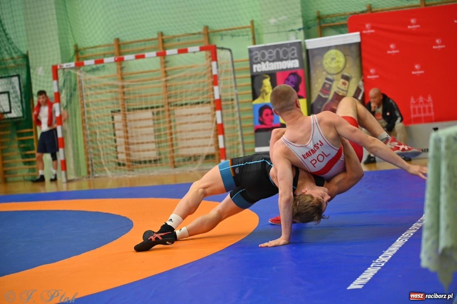 Zdjęcie w galerii na portalu naszraciborz.pl: Międzynarodowe starcie na matach. Racibórz gospodarzem Mistrzostw Polski Juniorów w zapasach klasycznych wiadomości z regionu