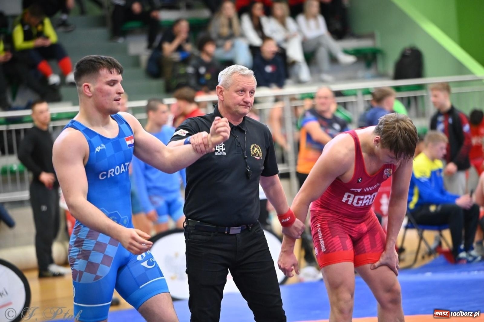 Zdjęcie w galerii na portalu naszraciborz.pl: Międzynarodowe starcie na matach. Racibórz gospodarzem Mistrzostw Polski Juniorów w zapasach klasycznych wiadomości z regionu