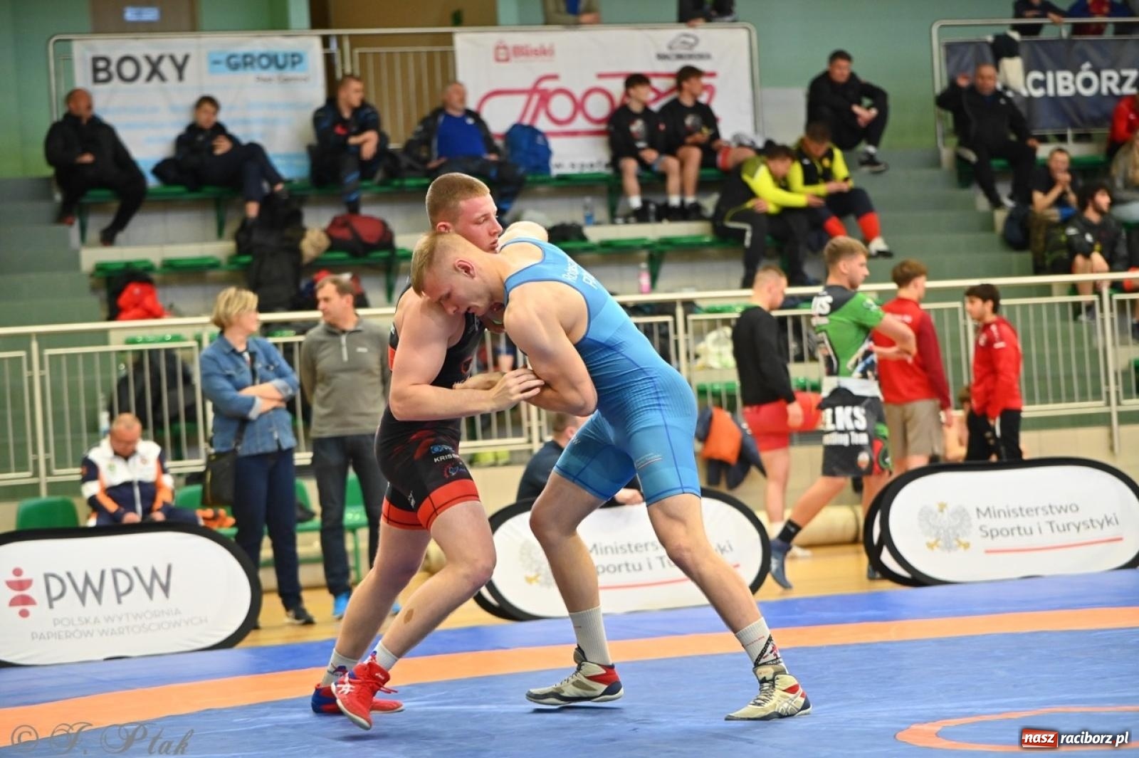 Zdjęcie w galerii na portalu naszraciborz.pl: Międzynarodowe starcie na matach. Racibórz gospodarzem Mistrzostw Polski Juniorów w zapasach klasycznych wiadomości z regionu