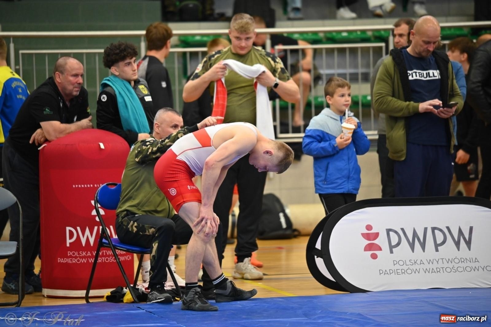 Zdjęcie w galerii na portalu naszraciborz.pl: Międzynarodowe starcie na matach. Racibórz gospodarzem Mistrzostw Polski Juniorów w zapasach klasycznych wiadomości z regionu