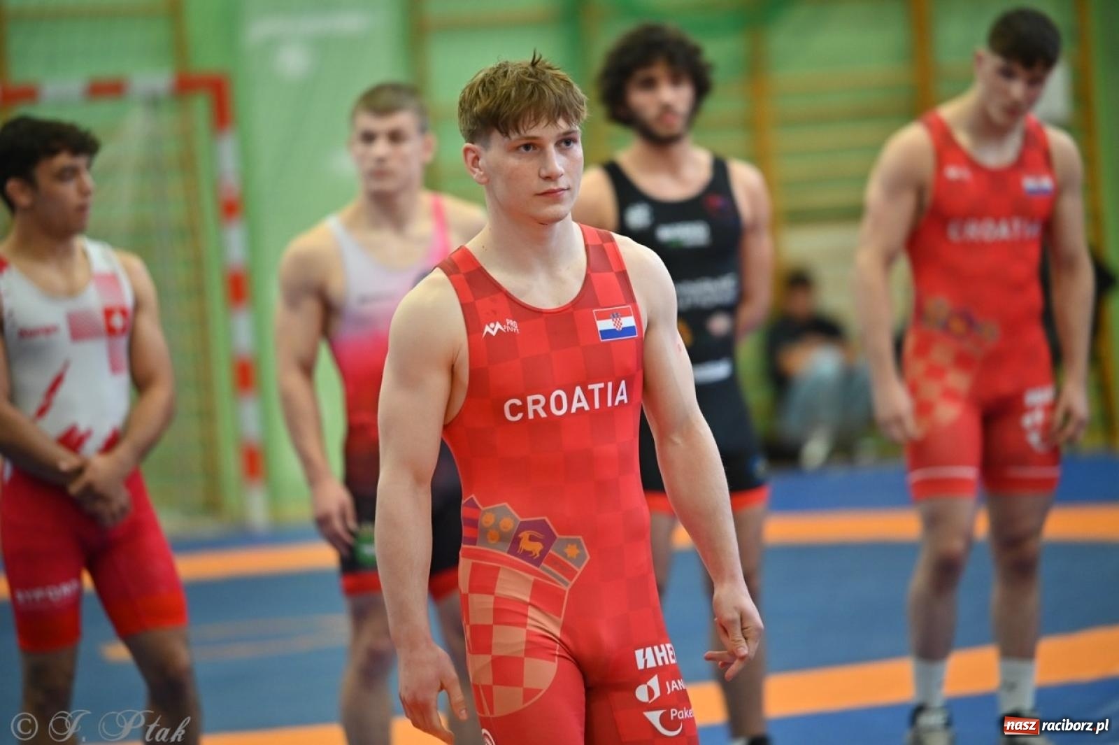 Zdjęcie w galerii na portalu naszraciborz.pl: Międzynarodowe starcie na matach. Racibórz gospodarzem Mistrzostw Polski Juniorów w zapasach klasycznych wiadomości z regionu