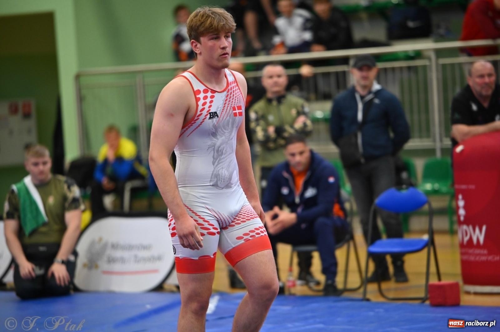 Zdjęcie w galerii na portalu naszraciborz.pl: Międzynarodowe starcie na matach. Racibórz gospodarzem Mistrzostw Polski Juniorów w zapasach klasycznych wiadomości z regionu