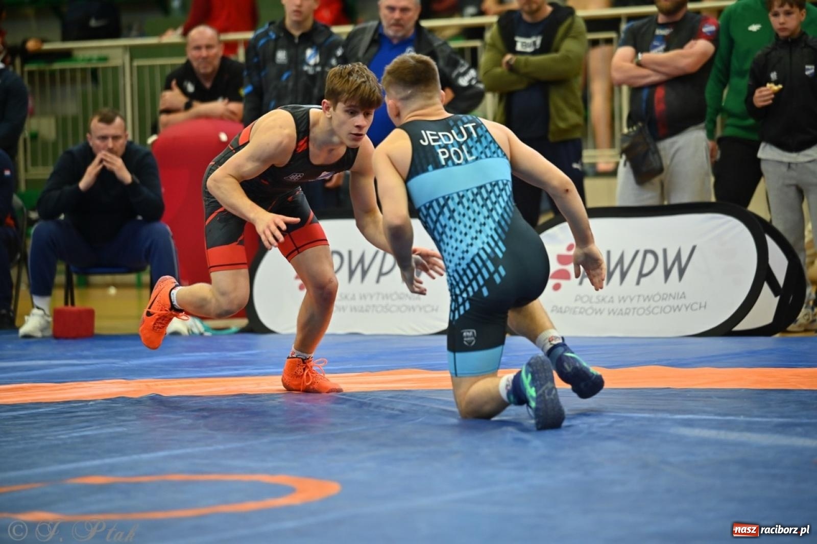 Zdjęcie w galerii na portalu naszraciborz.pl: Międzynarodowe starcie na matach. Racibórz gospodarzem Mistrzostw Polski Juniorów w zapasach klasycznych wiadomości z regionu