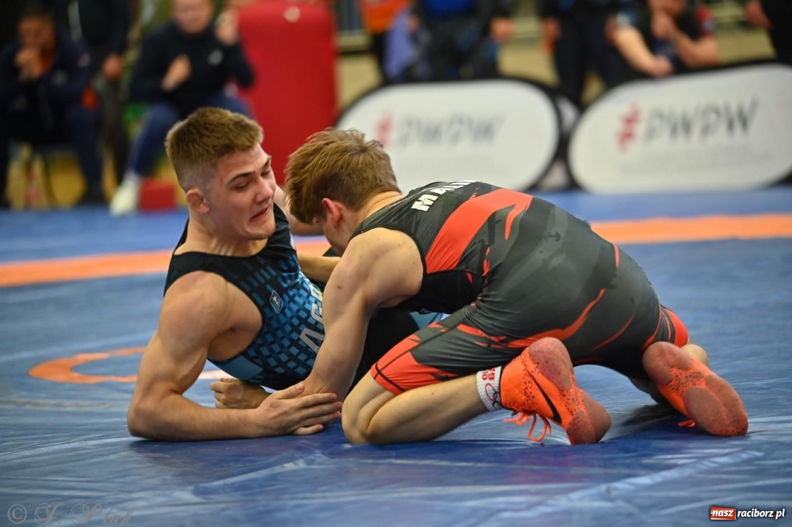 Zdjęcie w galerii na portalu naszraciborz.pl: Międzynarodowe starcie na matach. Racibórz gospodarzem Mistrzostw Polski Juniorów w zapasach klasycznych wiadomości z regionu