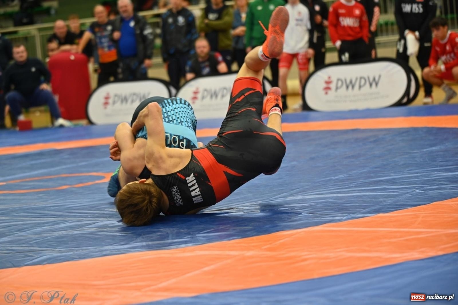 Zdjęcie w galerii na portalu naszraciborz.pl: Międzynarodowe starcie na matach. Racibórz gospodarzem Mistrzostw Polski Juniorów w zapasach klasycznych wiadomości z regionu