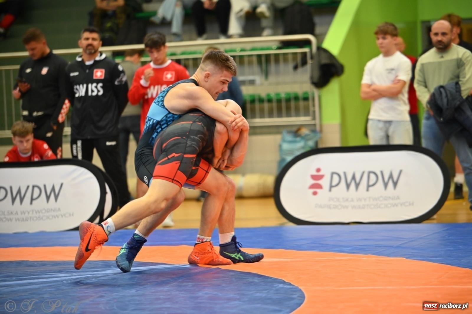 Zdjęcie w galerii na portalu naszraciborz.pl: Międzynarodowe starcie na matach. Racibórz gospodarzem Mistrzostw Polski Juniorów w zapasach klasycznych wiadomości z regionu