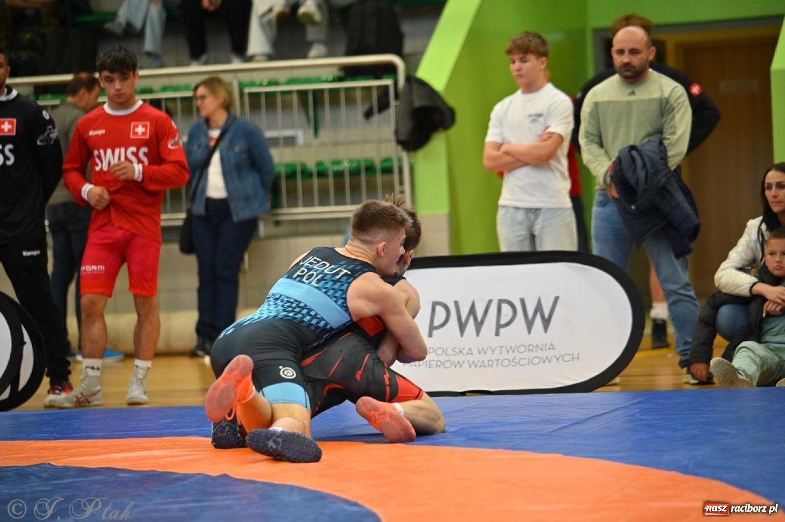 Zdjęcie w galerii na portalu naszraciborz.pl: Międzynarodowe starcie na matach. Racibórz gospodarzem Mistrzostw Polski Juniorów w zapasach klasycznych wiadomości z regionu