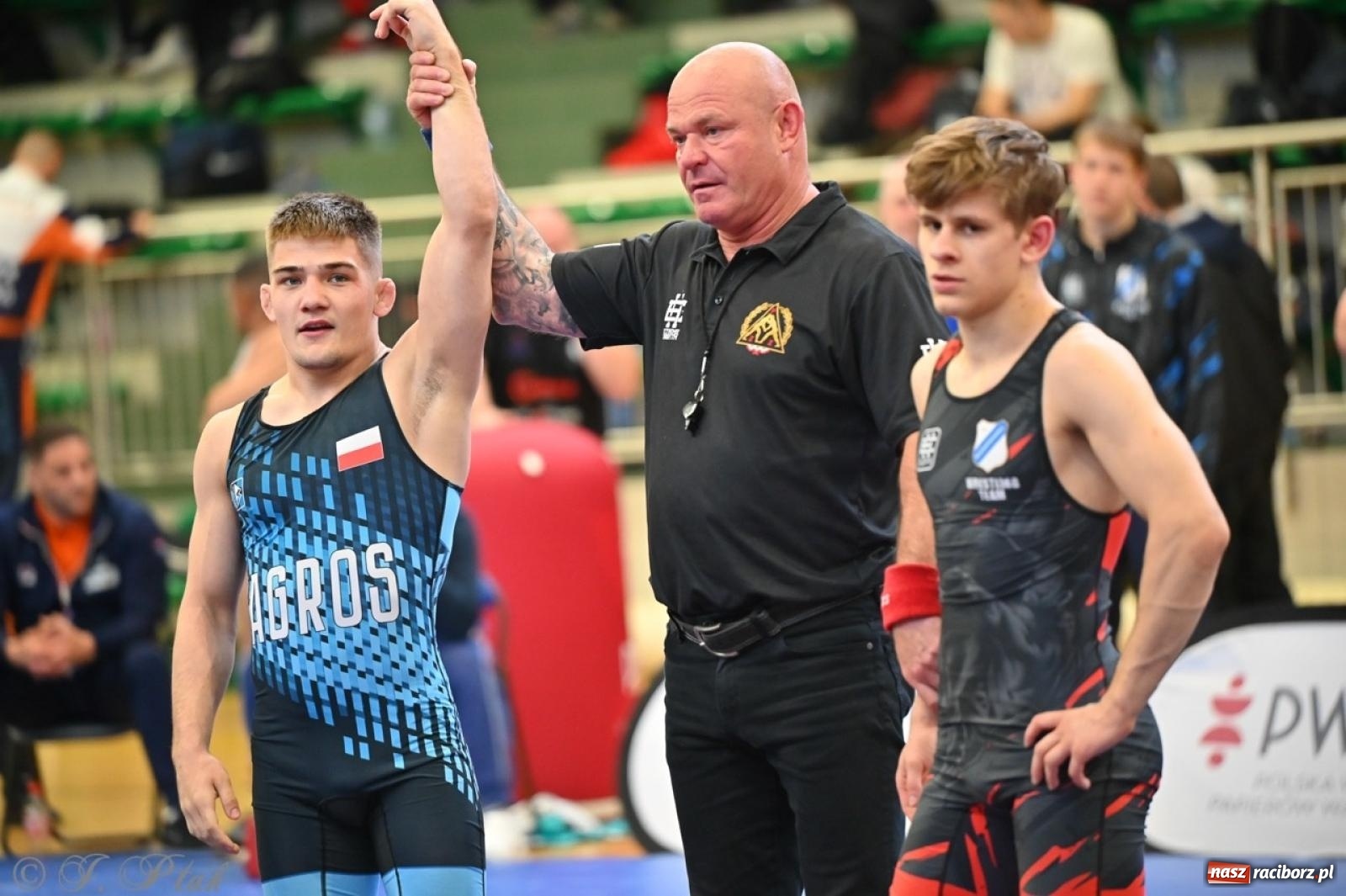 Zdjęcie w galerii na portalu naszraciborz.pl: Międzynarodowe starcie na matach. Racibórz gospodarzem Mistrzostw Polski Juniorów w zapasach klasycznych wiadomości z regionu