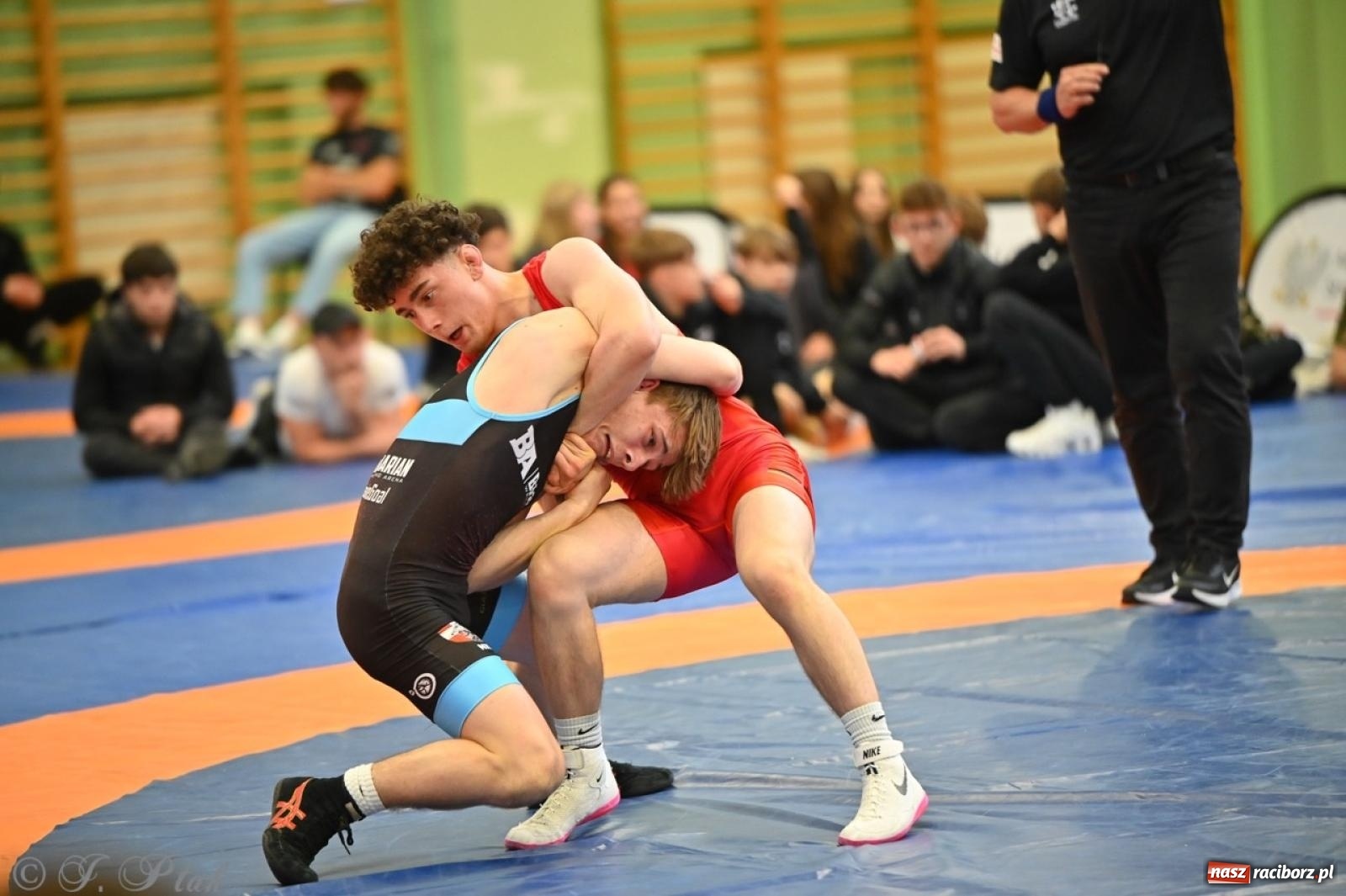 Zdjęcie w galerii na portalu naszraciborz.pl: Międzynarodowe starcie na matach. Racibórz gospodarzem Mistrzostw Polski Juniorów w zapasach klasycznych wiadomości z regionu