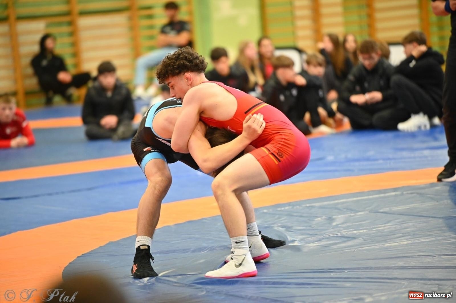 Zdjęcie w galerii na portalu naszraciborz.pl: Międzynarodowe starcie na matach. Racibórz gospodarzem Mistrzostw Polski Juniorów w zapasach klasycznych wiadomości z regionu