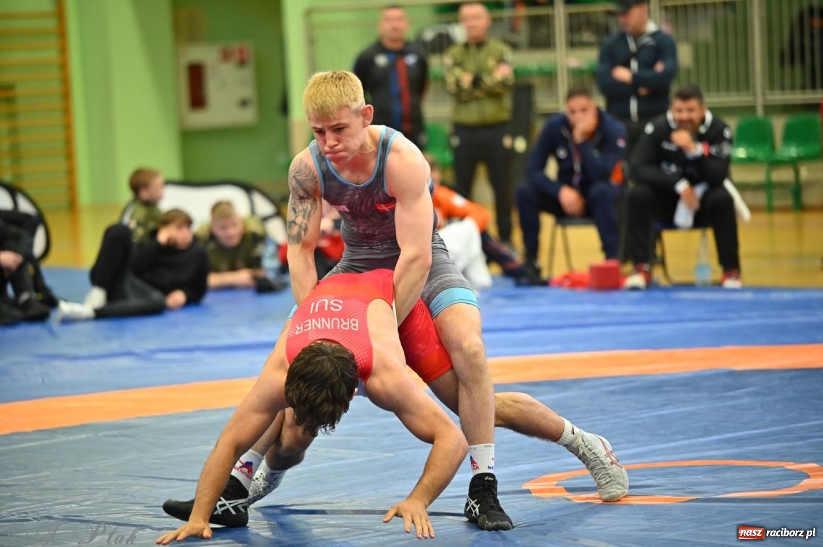 Zdjęcie w galerii na portalu naszraciborz.pl: Międzynarodowe starcie na matach. Racibórz gospodarzem Mistrzostw Polski Juniorów w zapasach klasycznych wiadomości z regionu