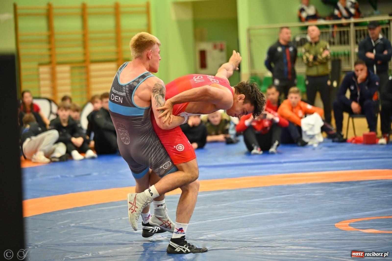 Zdjęcie w galerii na portalu naszraciborz.pl: Międzynarodowe starcie na matach. Racibórz gospodarzem Mistrzostw Polski Juniorów w zapasach klasycznych wiadomości z regionu