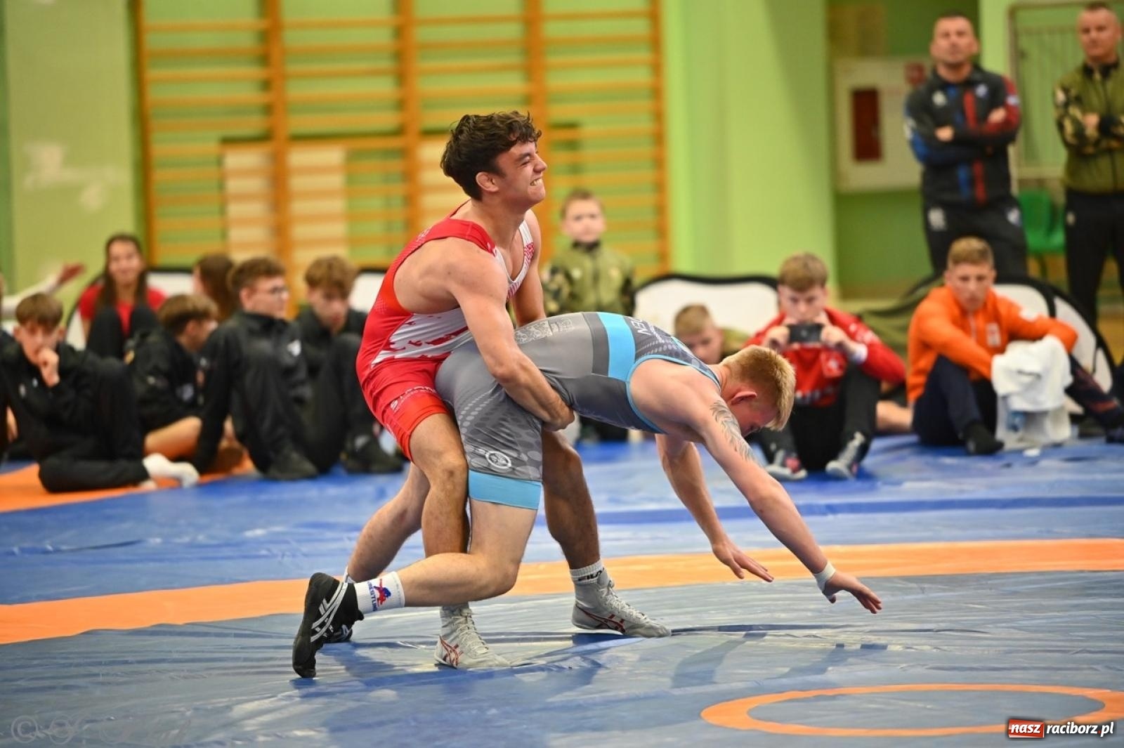 Zdjęcie w galerii na portalu naszraciborz.pl: Międzynarodowe starcie na matach. Racibórz gospodarzem Mistrzostw Polski Juniorów w zapasach klasycznych wiadomości z regionu