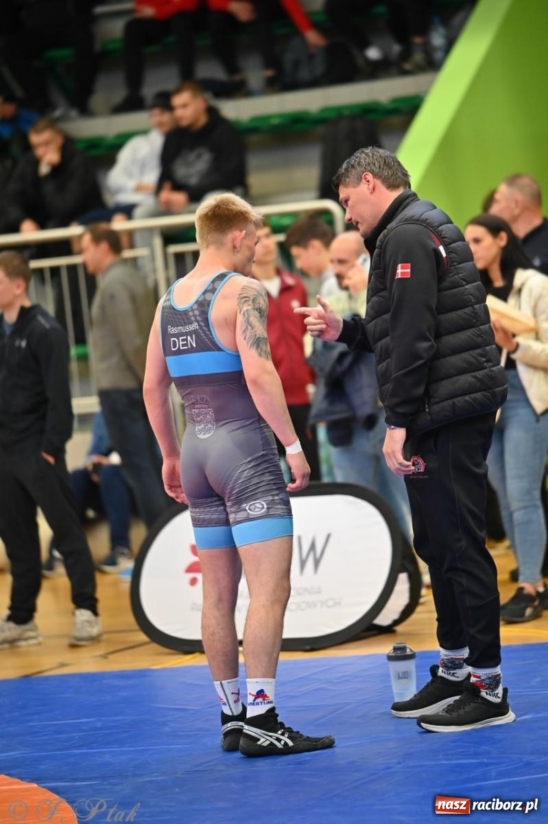 Zdjęcie w galerii na portalu naszraciborz.pl: Międzynarodowe starcie na matach. Racibórz gospodarzem Mistrzostw Polski Juniorów w zapasach klasycznych wiadomości z regionu