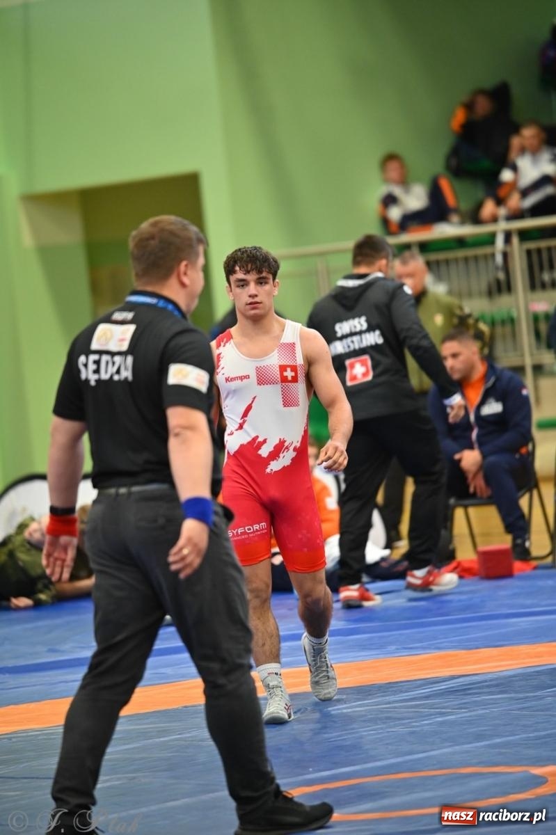 Zdjęcie w galerii na portalu naszraciborz.pl: Międzynarodowe starcie na matach. Racibórz gospodarzem Mistrzostw Polski Juniorów w zapasach klasycznych wiadomości z regionu