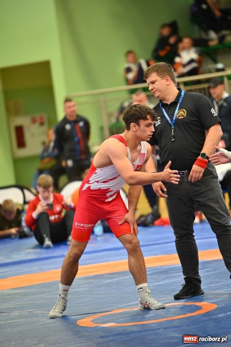 Zdjęcie w galerii na portalu naszraciborz.pl: Międzynarodowe starcie na matach. Racibórz gospodarzem Mistrzostw Polski Juniorów w zapasach klasycznych wiadomości z regionu
