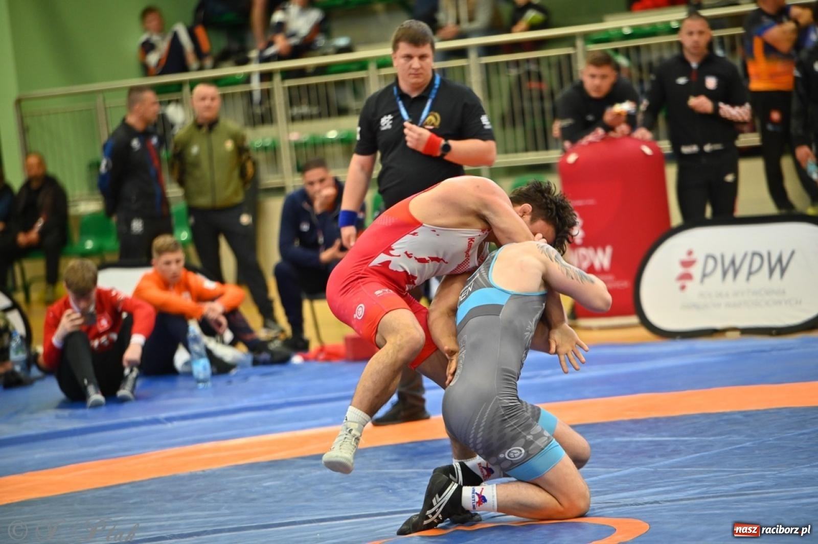 Zdjęcie w galerii na portalu naszraciborz.pl: Międzynarodowe starcie na matach. Racibórz gospodarzem Mistrzostw Polski Juniorów w zapasach klasycznych wiadomości z regionu