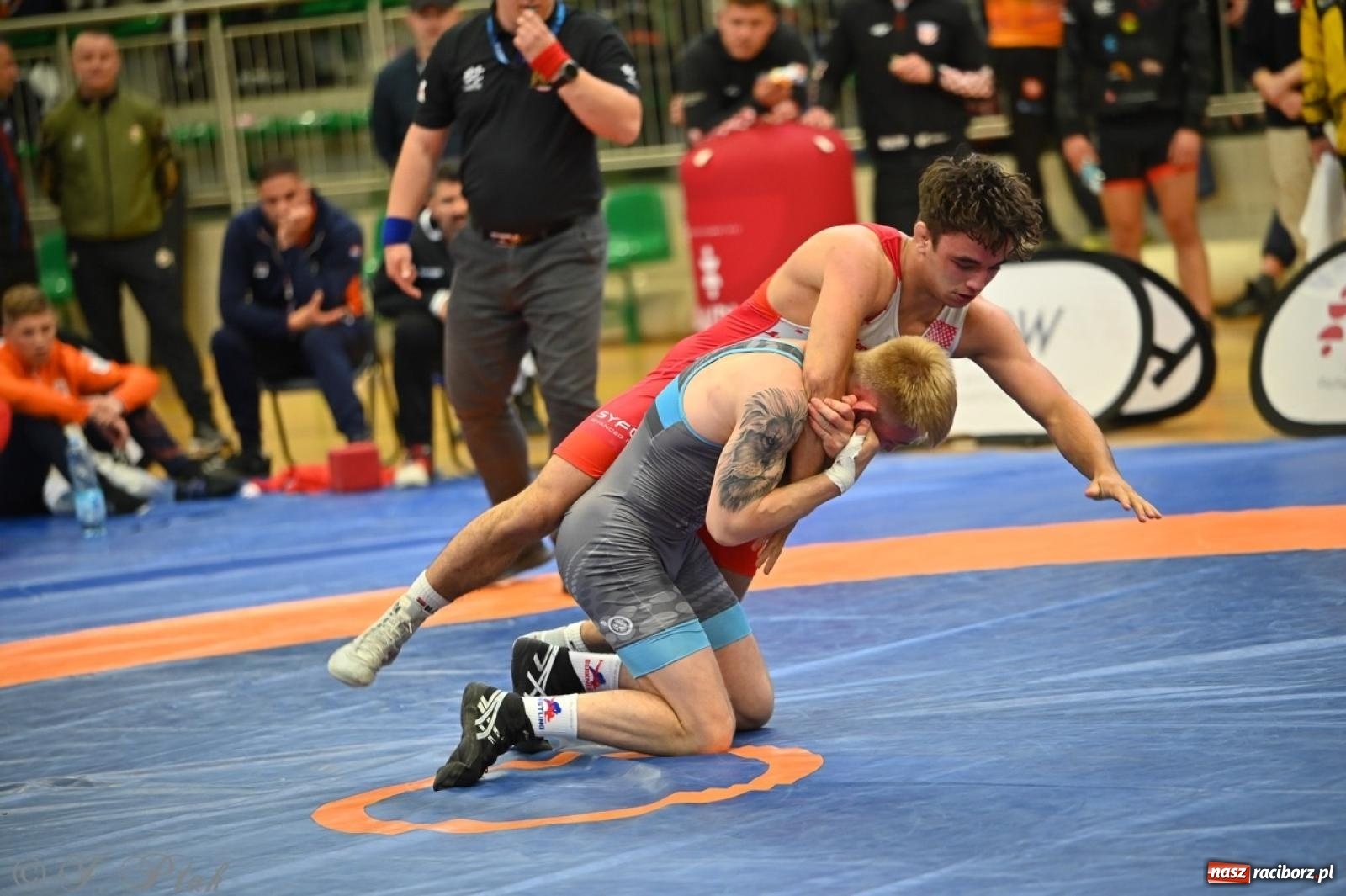 Zdjęcie w galerii na portalu naszraciborz.pl: Międzynarodowe starcie na matach. Racibórz gospodarzem Mistrzostw Polski Juniorów w zapasach klasycznych wiadomości z regionu