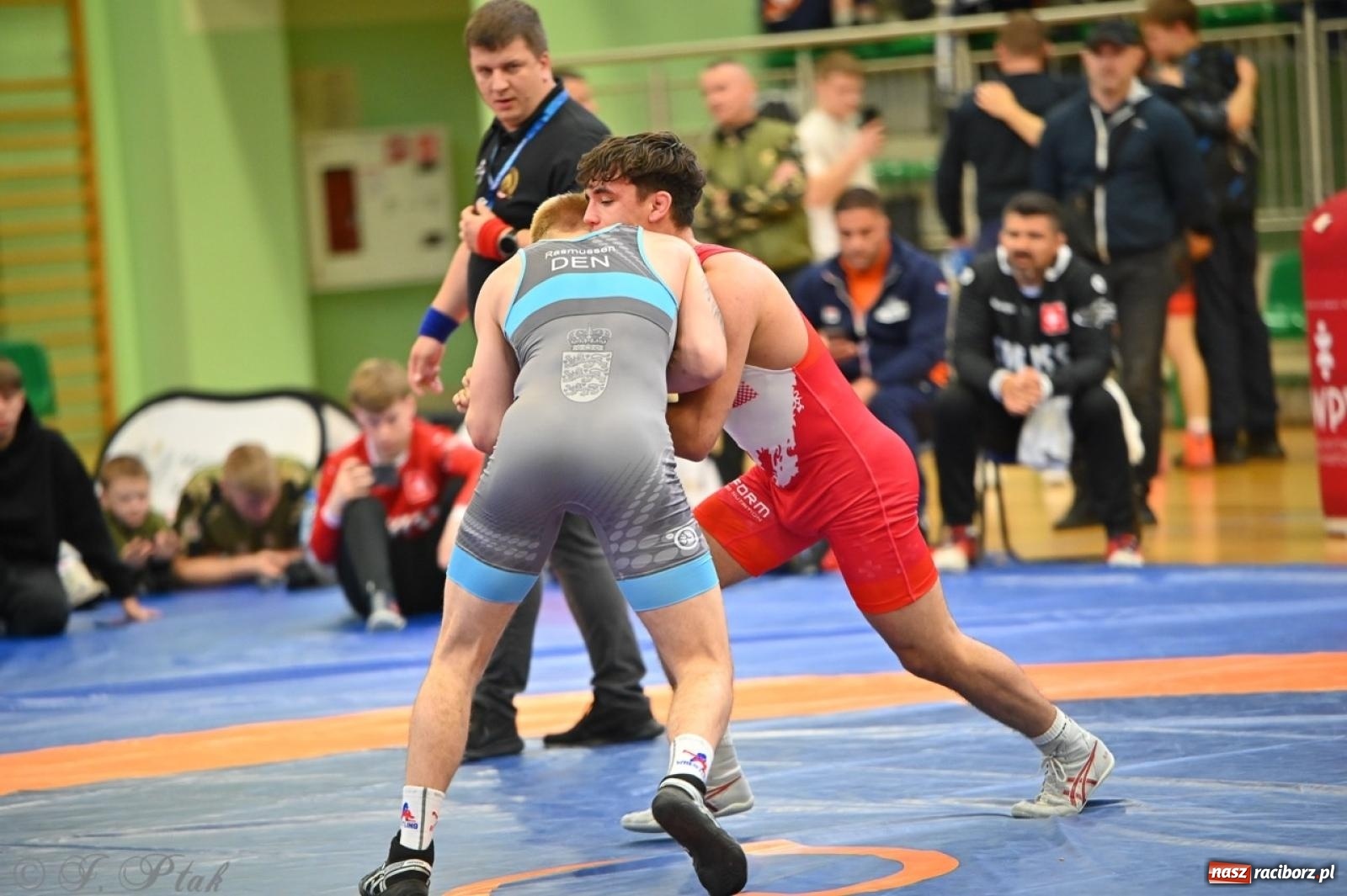 Zdjęcie w galerii na portalu naszraciborz.pl: Międzynarodowe starcie na matach. Racibórz gospodarzem Mistrzostw Polski Juniorów w zapasach klasycznych wiadomości z regionu