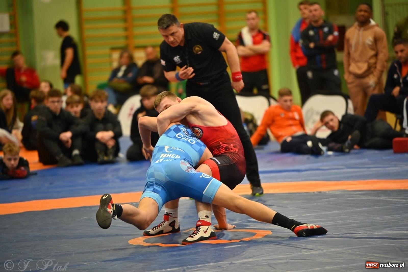 Zdjęcie w galerii na portalu naszraciborz.pl: Międzynarodowe starcie na matach. Racibórz gospodarzem Mistrzostw Polski Juniorów w zapasach klasycznych wiadomości z regionu