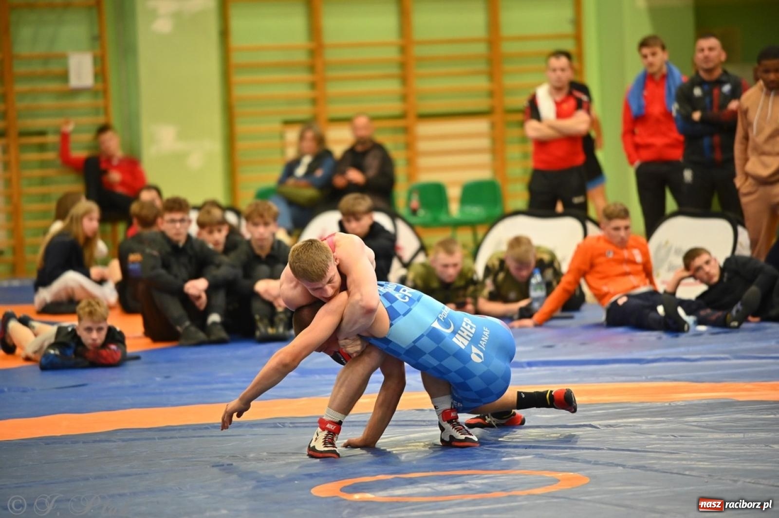 Zdjęcie w galerii na portalu naszraciborz.pl: Międzynarodowe starcie na matach. Racibórz gospodarzem Mistrzostw Polski Juniorów w zapasach klasycznych wiadomości z regionu