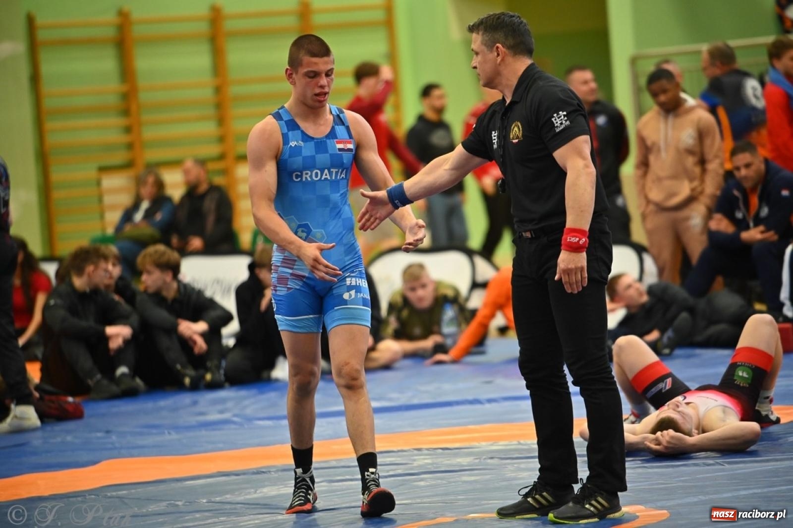 Zdjęcie w galerii na portalu naszraciborz.pl: Międzynarodowe starcie na matach. Racibórz gospodarzem Mistrzostw Polski Juniorów w zapasach klasycznych wiadomości z regionu