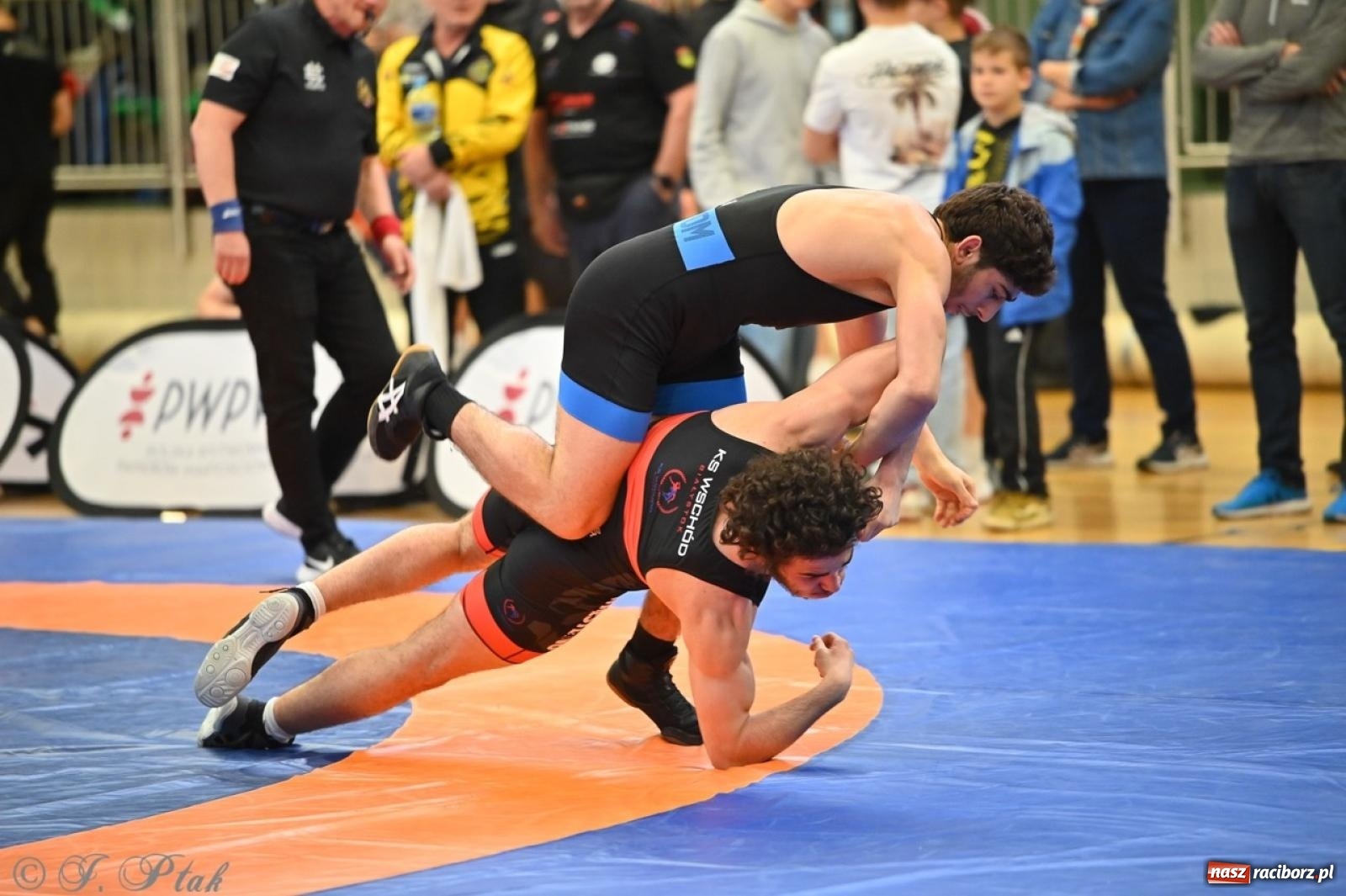 Zdjęcie w galerii na portalu naszraciborz.pl: Międzynarodowe starcie na matach. Racibórz gospodarzem Mistrzostw Polski Juniorów w zapasach klasycznych wiadomości z regionu