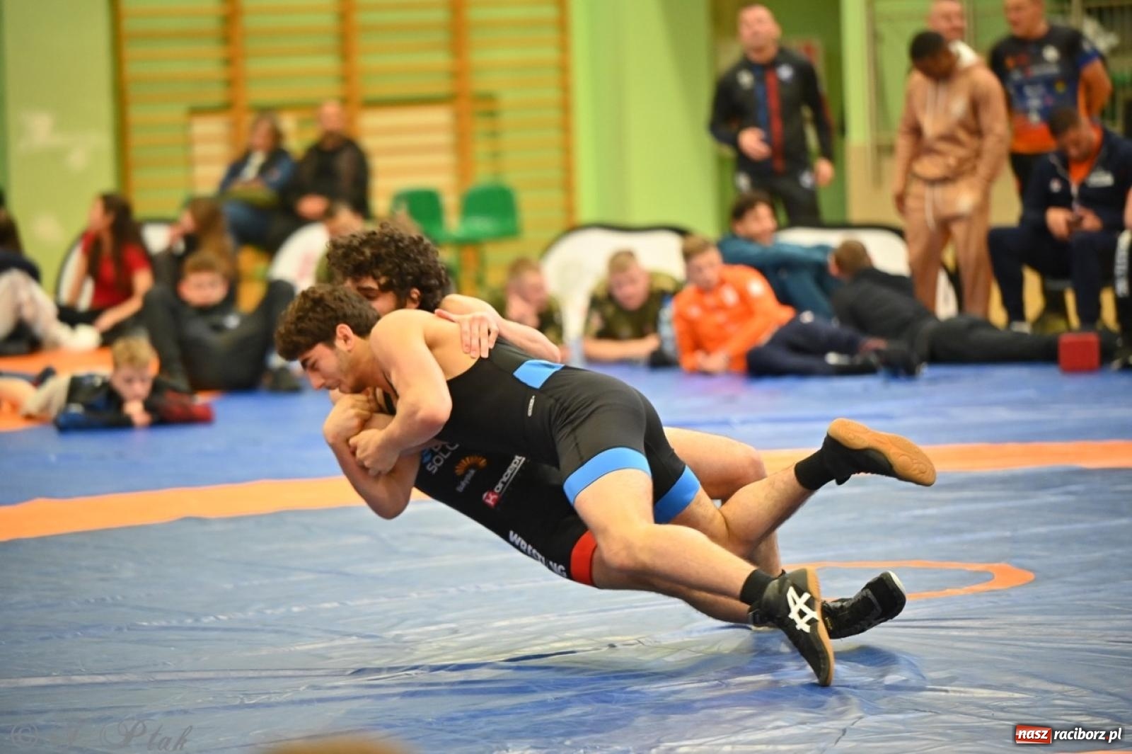 Zdjęcie w galerii na portalu naszraciborz.pl: Międzynarodowe starcie na matach. Racibórz gospodarzem Mistrzostw Polski Juniorów w zapasach klasycznych wiadomości z regionu