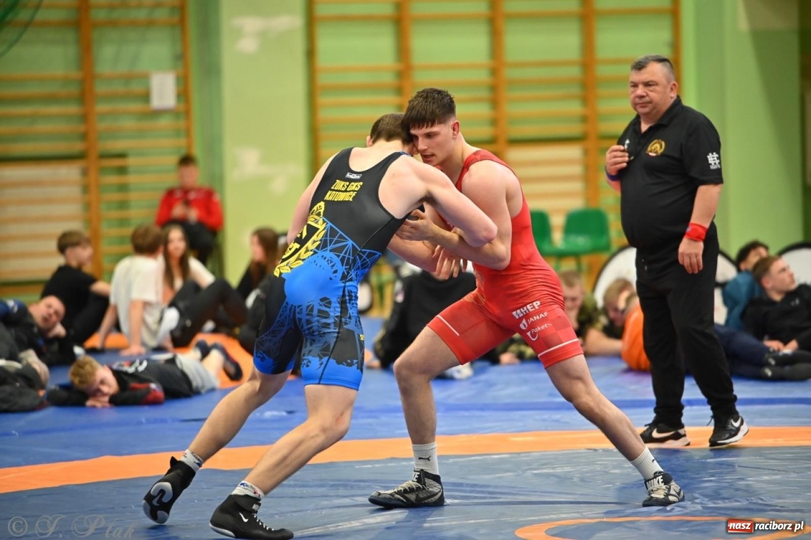Zdjęcie w galerii na portalu naszraciborz.pl: Międzynarodowe starcie na matach. Racibórz gospodarzem Mistrzostw Polski Juniorów w zapasach klasycznych wiadomości z regionu