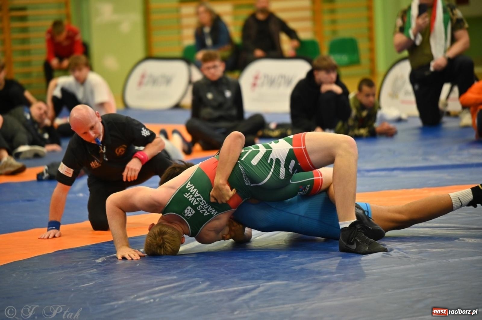 Zdjęcie w galerii na portalu naszraciborz.pl: Międzynarodowe starcie na matach. Racibórz gospodarzem Mistrzostw Polski Juniorów w zapasach klasycznych wiadomości z regionu