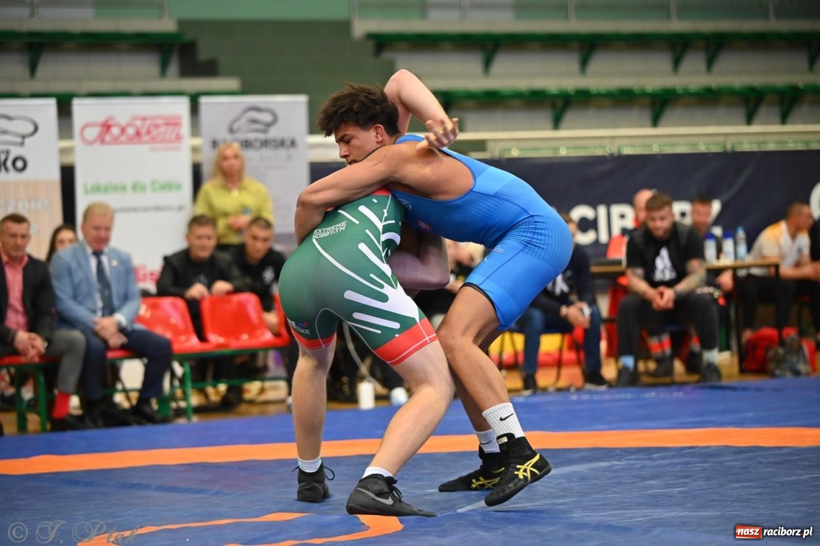 Zdjęcie w galerii na portalu naszraciborz.pl: Międzynarodowe starcie na matach. Racibórz gospodarzem Mistrzostw Polski Juniorów w zapasach klasycznych wiadomości z regionu