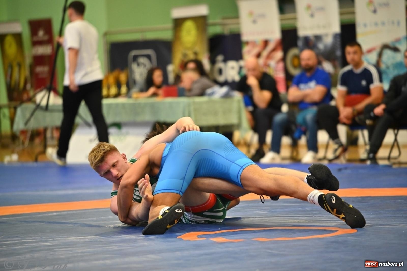Zdjęcie w galerii na portalu naszraciborz.pl: Międzynarodowe starcie na matach. Racibórz gospodarzem Mistrzostw Polski Juniorów w zapasach klasycznych wiadomości z regionu